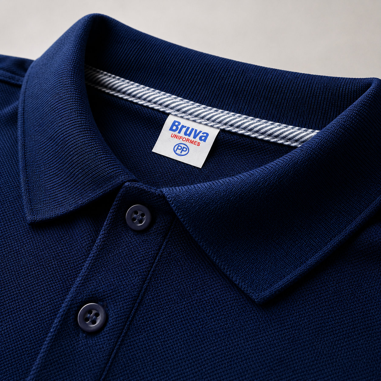 Uniformes corporativos produzidos pela Bruva